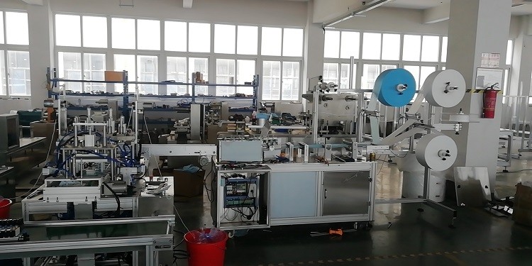 fully automatic 3 ply non woven disposable medical face mask making machine servo 1+1 80-100pcs/min